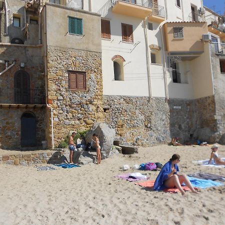 Balcone Sulla Spiaggia Cefalu Bagian luar foto