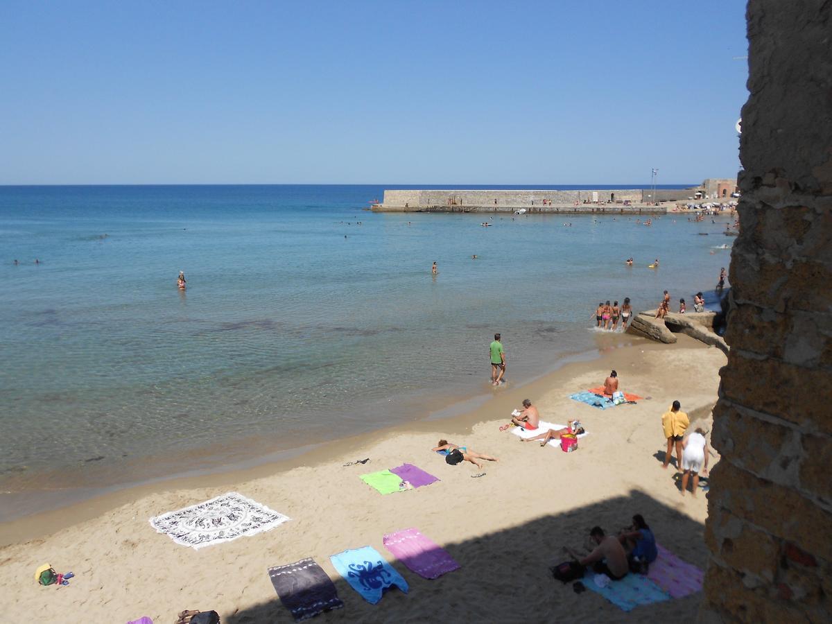 Balcone Sulla Spiaggia Cefalu Bagian luar foto