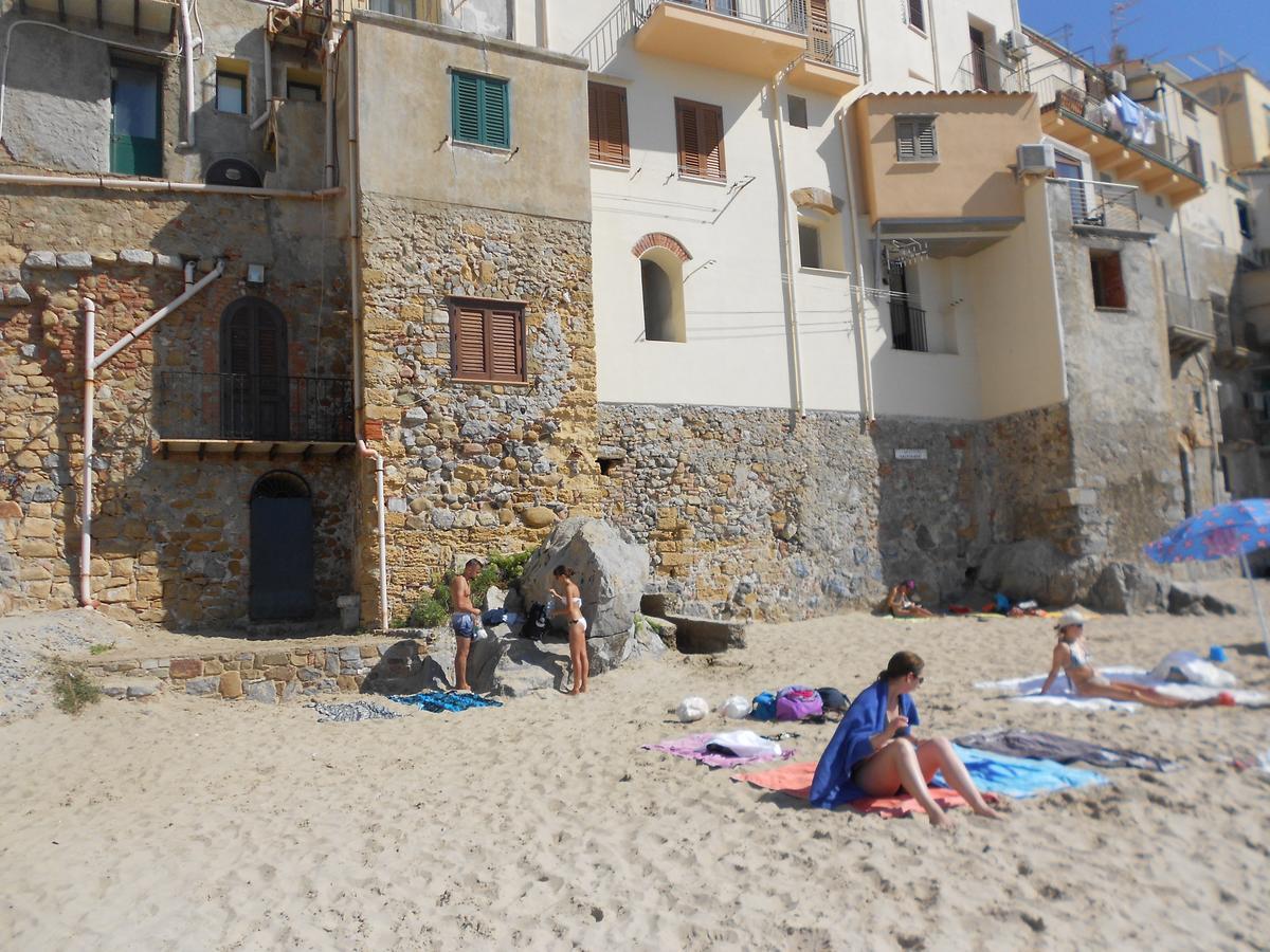 Balcone Sulla Spiaggia Cefalu Bagian luar foto